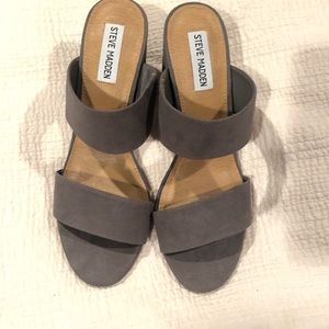 Steve Madden gray sandal heel